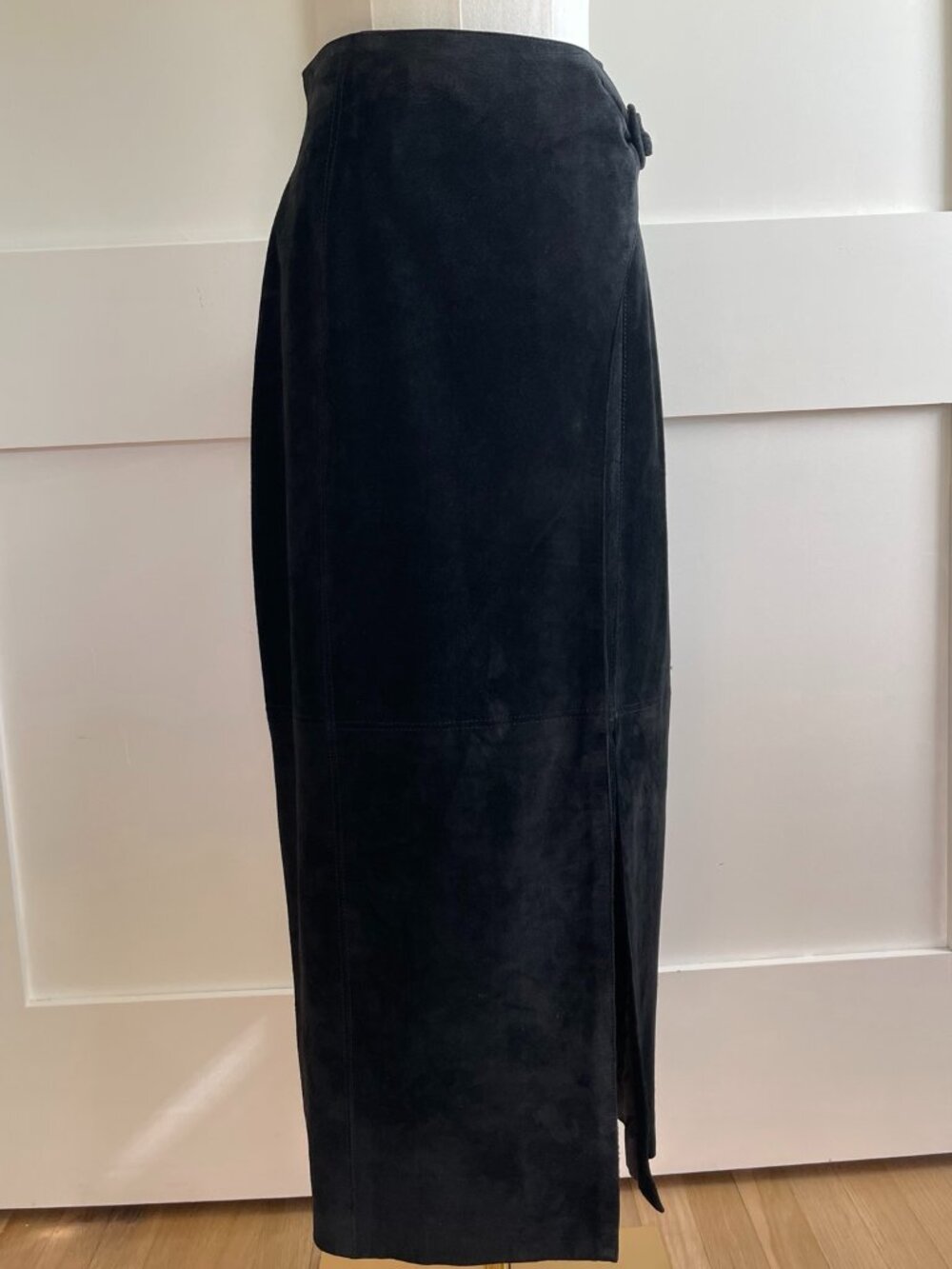 Vintage Betty Hanson Black Suede Wrap Midi Skirt Buckle Slit Size 6